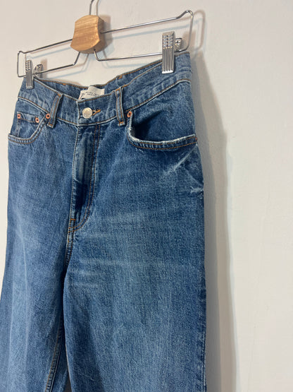 ZARA. Denim recto lavado medio. T 34
