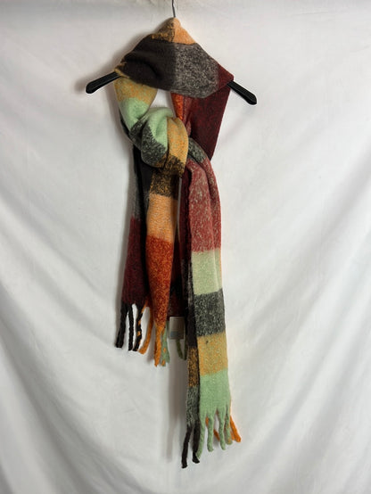 PRIMARK. Oversized plaid scarf