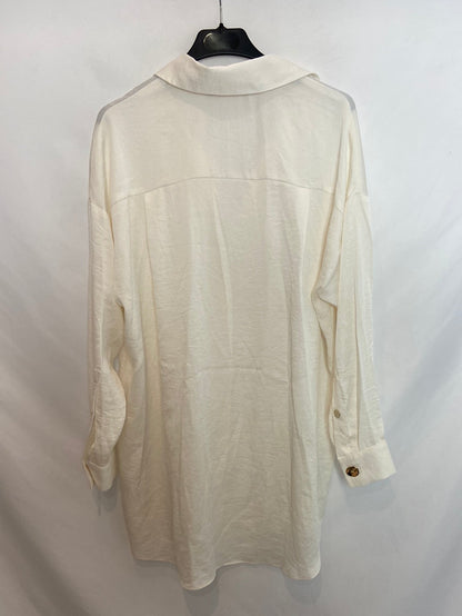 ZARA. Tm oversized white blouse