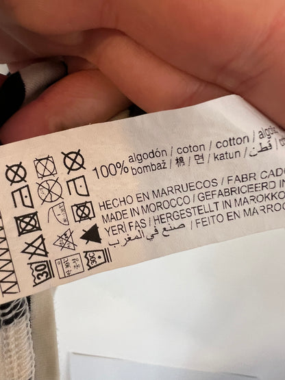 PULL&BEAR. Camiseta rayas  letras verdes. T XL