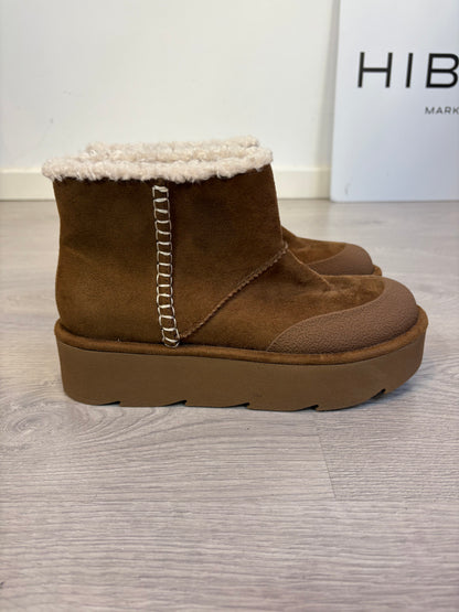 ZARA. Botines plataforma borreguito