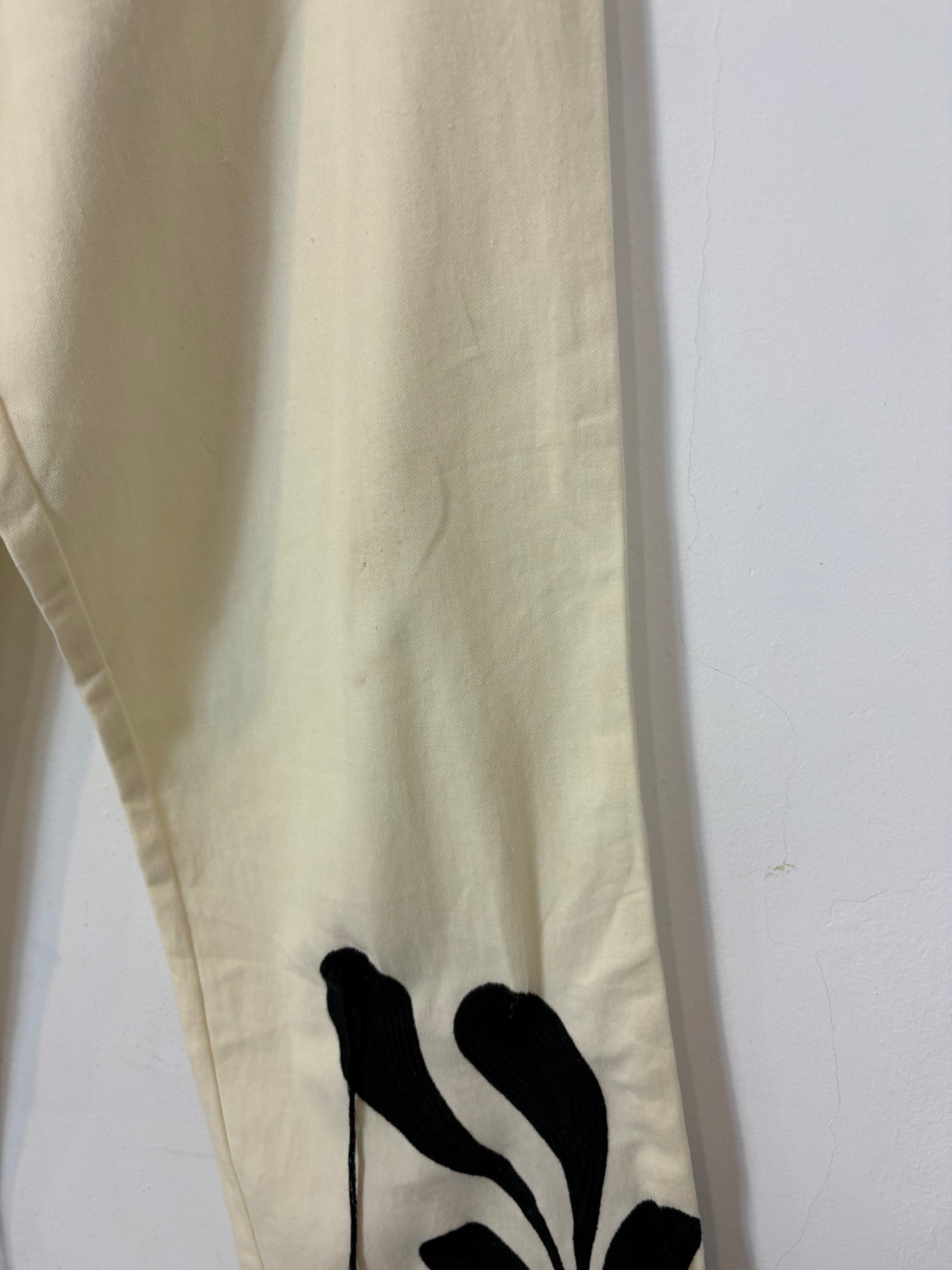 MACSENS. Pantalón beige detalle flecos