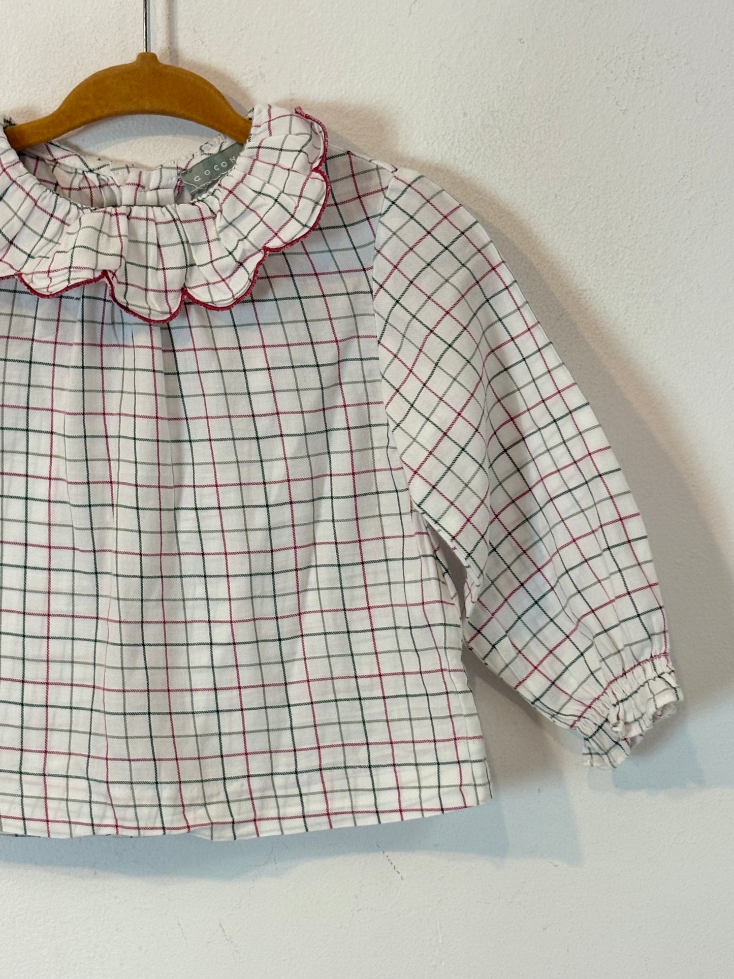 COCONUT . Camisa cuadros cuello volante. T 18-24 meses