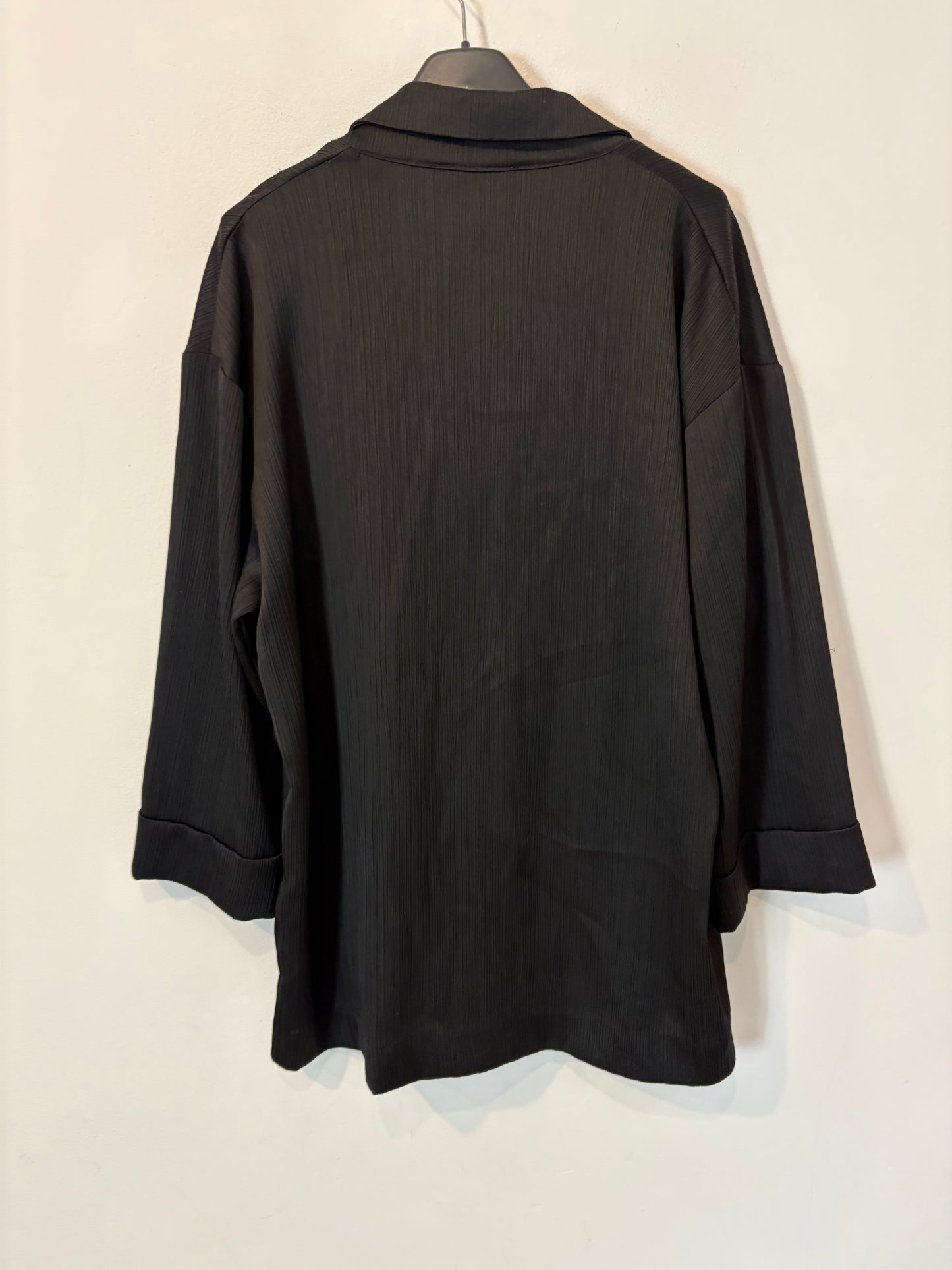 ZARA. Total look negro fluido