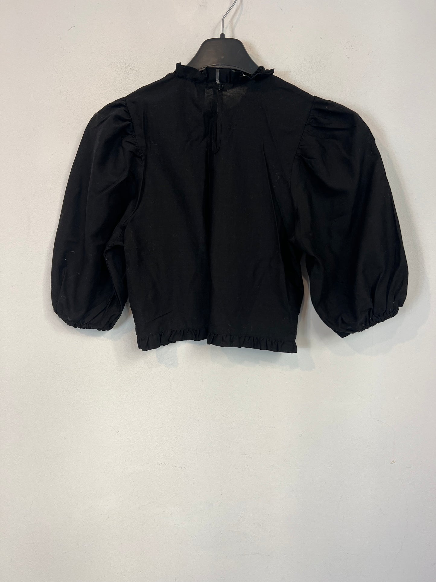 H&M. Top negro nido abeja