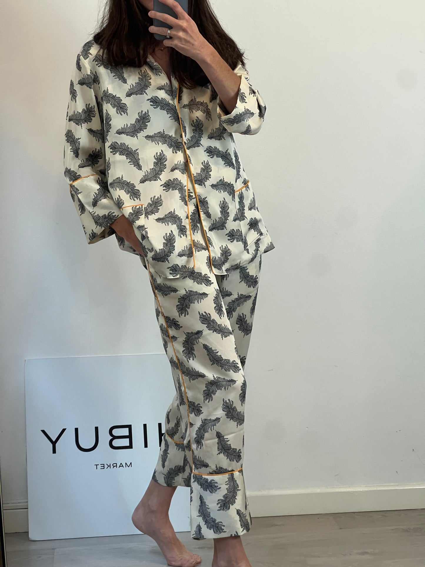 ERRE. Total look fluido estampado hojas