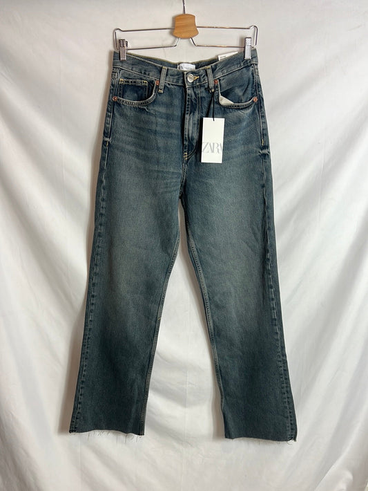 ZARA. Denim recto pata ancha. T 38