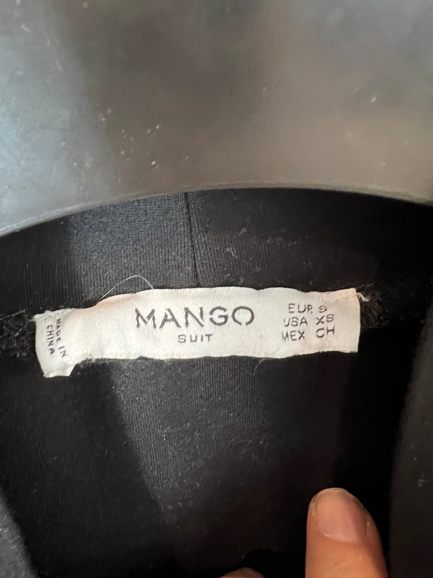 MANGO. Top negro cuello perkins T.s