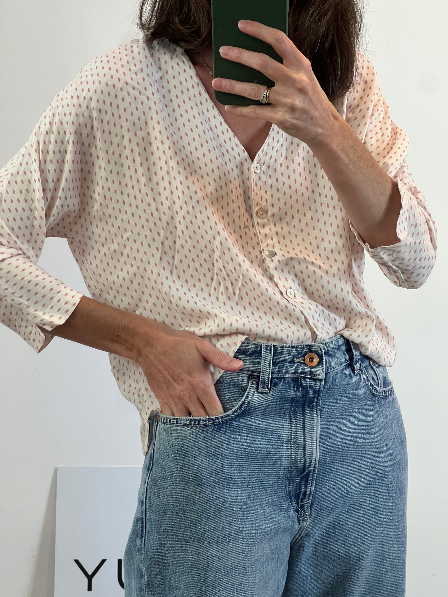 OTRAS. Blusa fluida detalles en rosa. T S/M