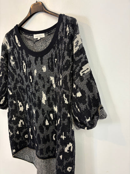 SANDRO. Top punto negro estampado lana