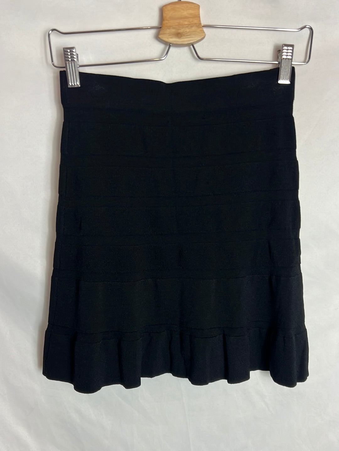 MANGO. Falda negra punto T.m