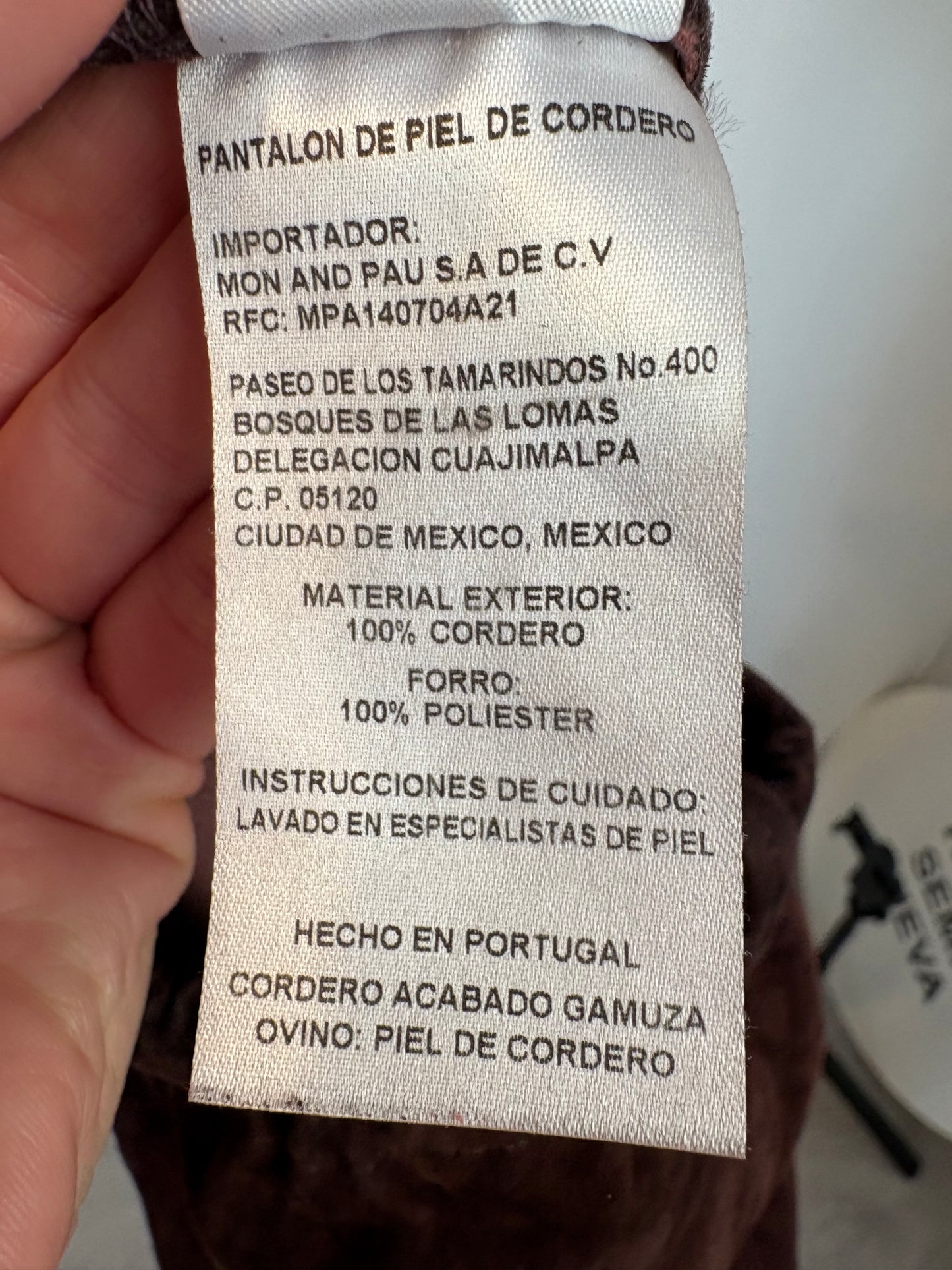 MON & PAU. Pantalón piel vuelta marrón chocolate