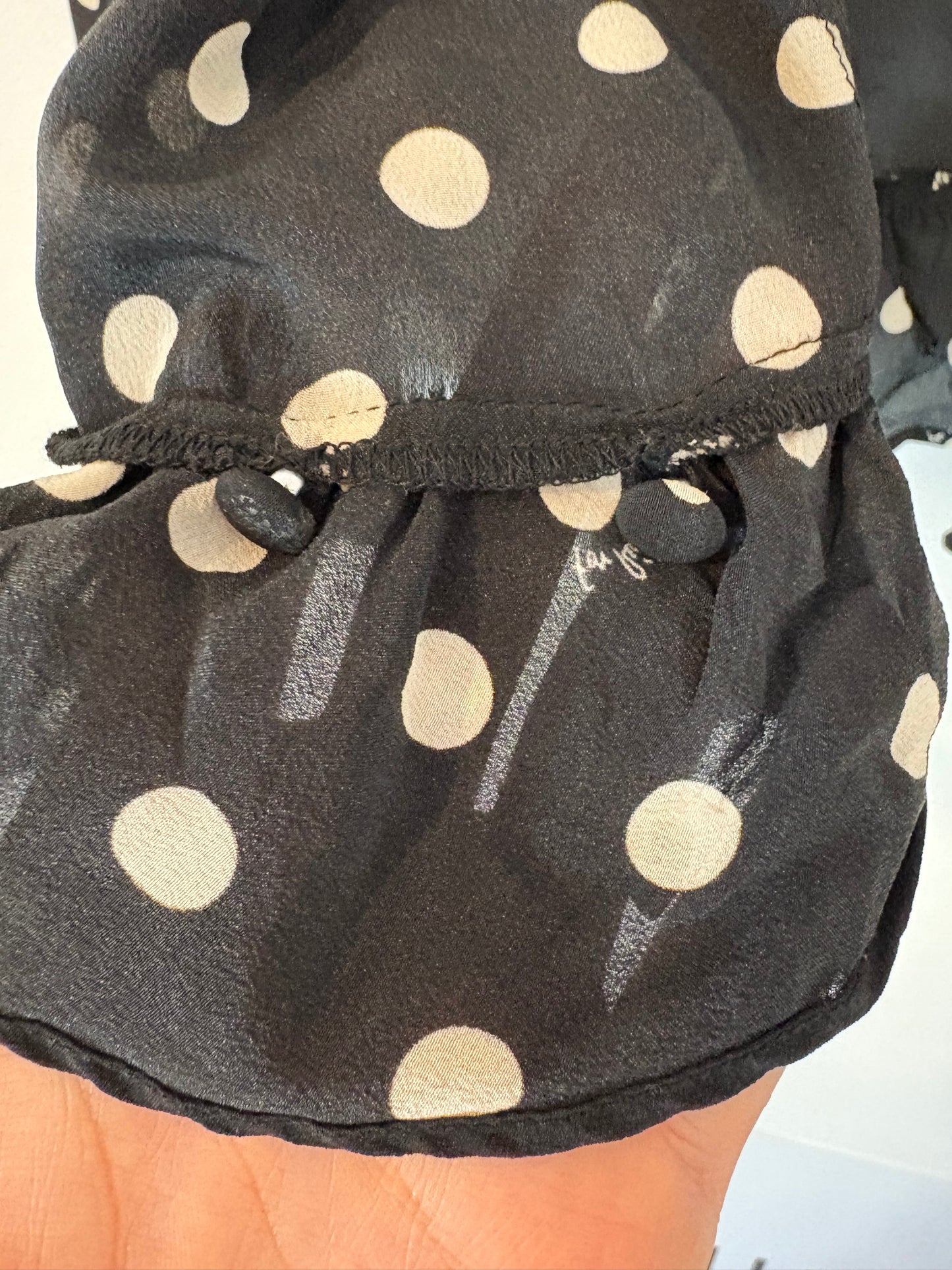 RÉALISATION. Top seda lunares ajustable en negro. T XS