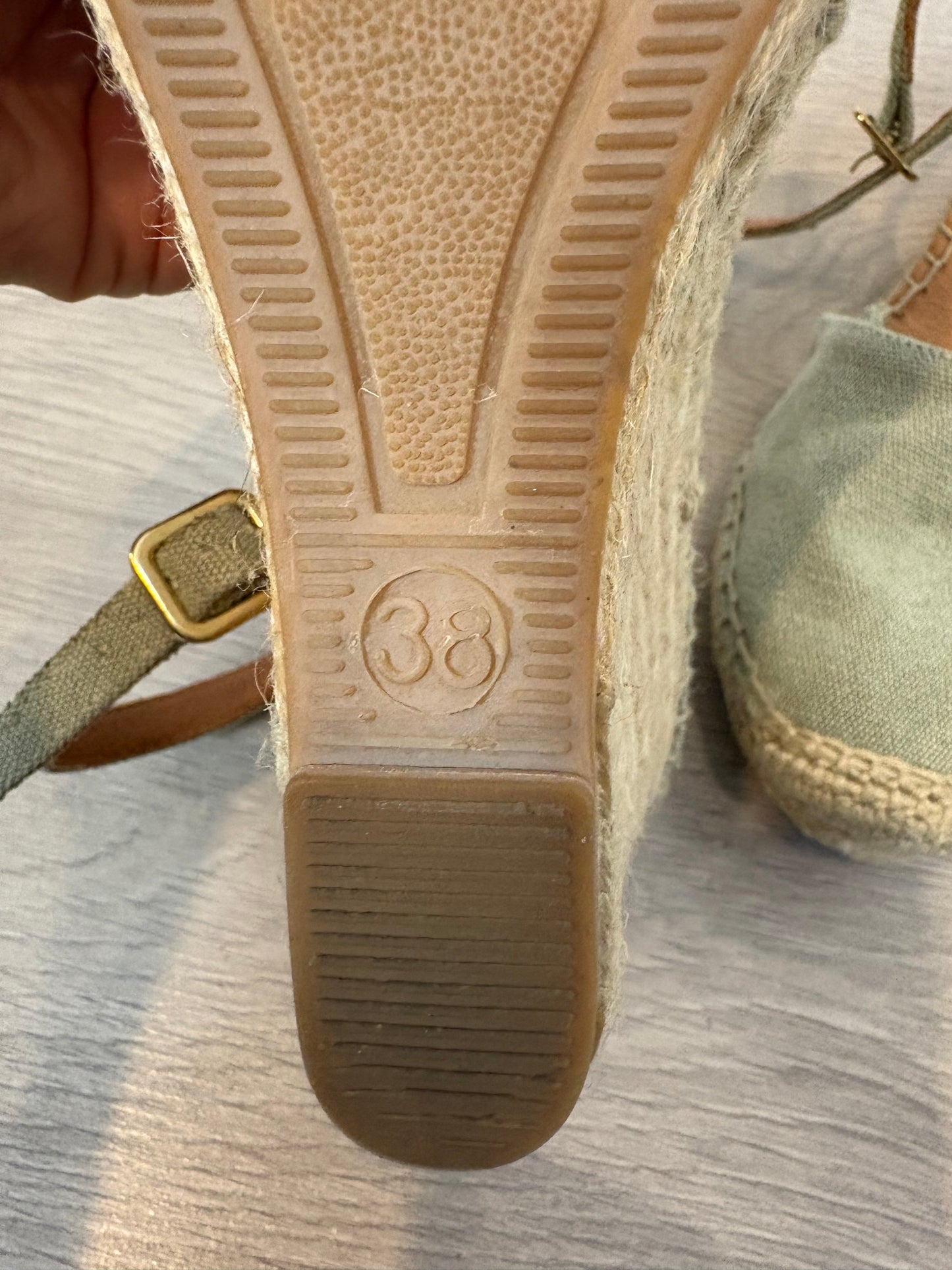 PRESILI. Cuñas esparto tono pastel