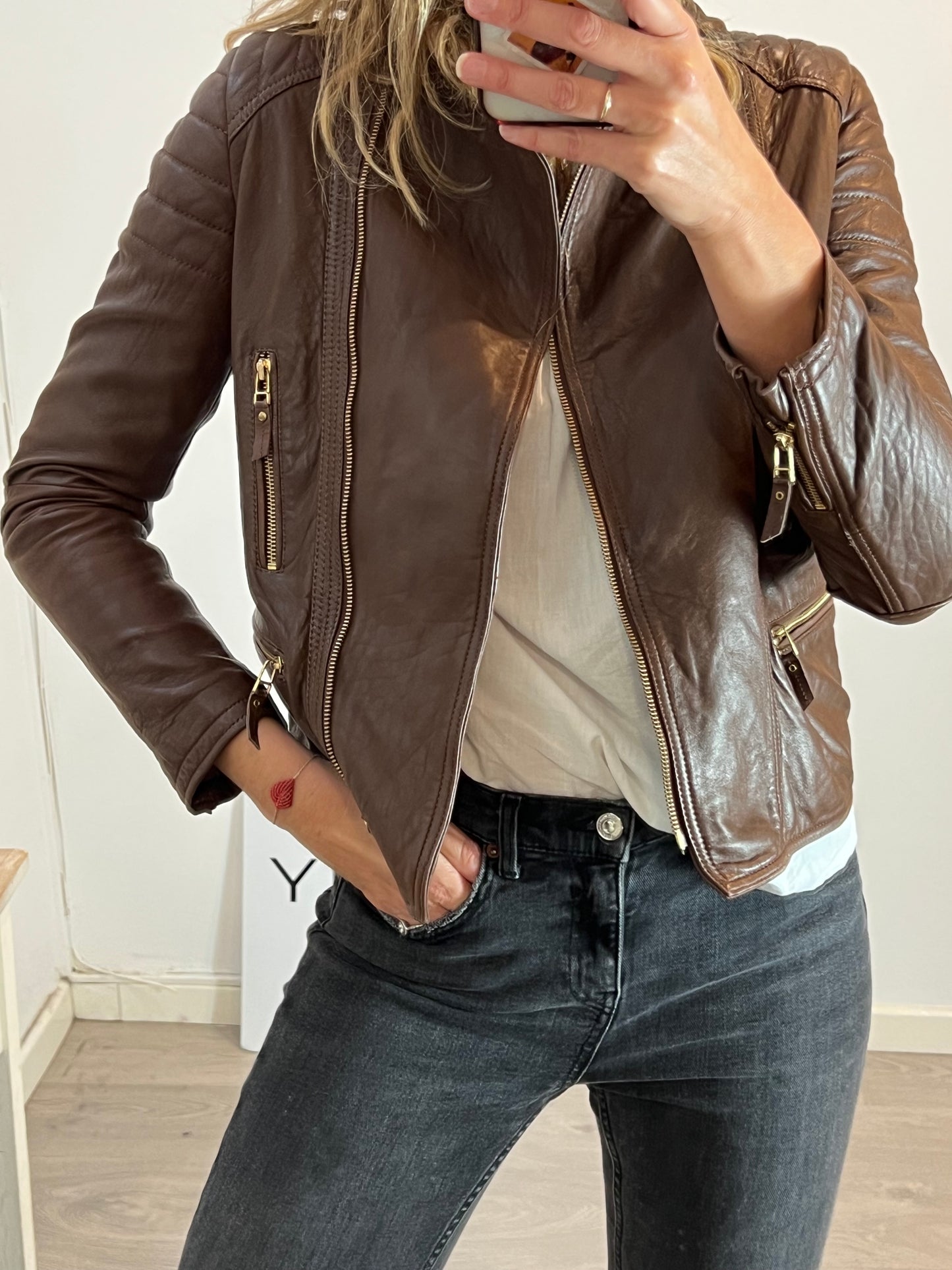 MASSIMO DUTTI. Chaqueta de piel marrón T. 13-14 años (S)