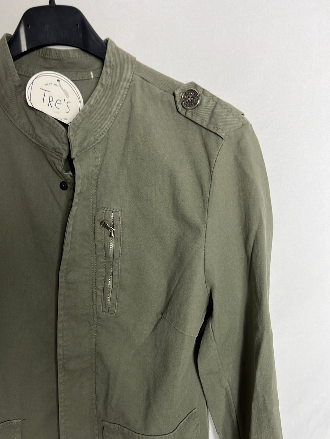 TRE'S. Thin green parka Your(s)