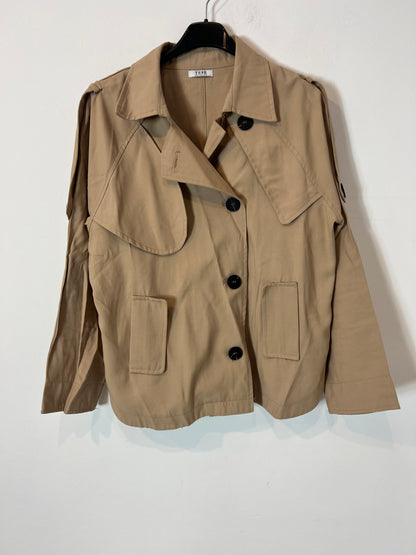 TESE COLLECTION. Chaqueta beige estilo gabardina. T M