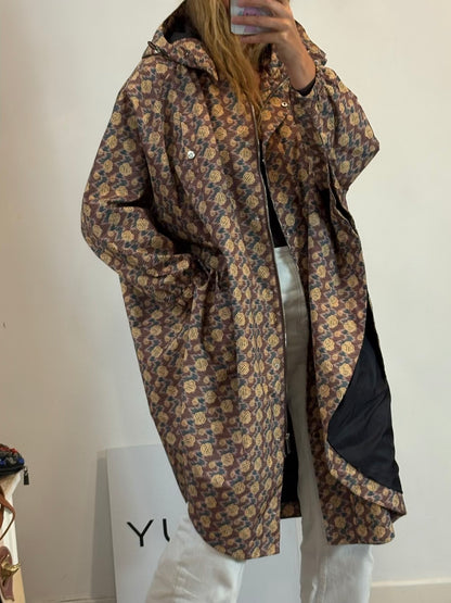Chubasquero / parka larga estampada capucha