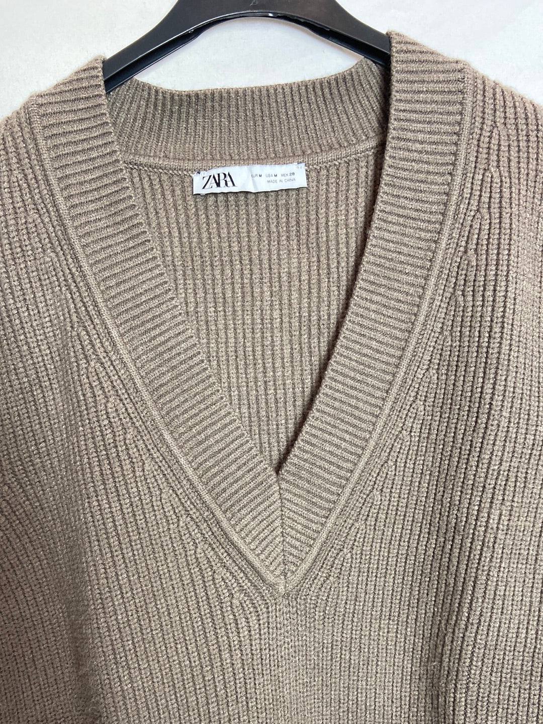 ZARA. Chaleco punto marrón T.M