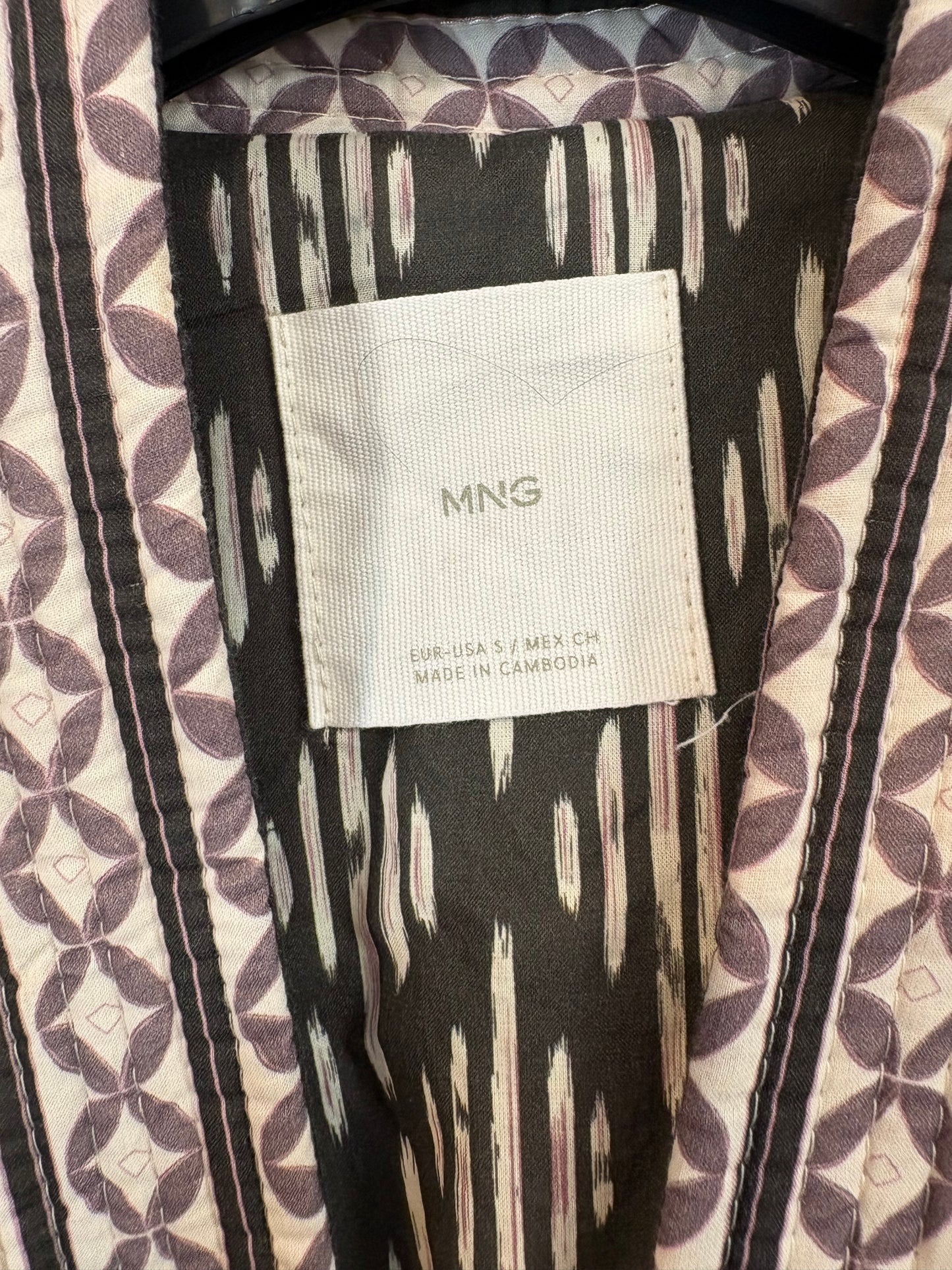 MANGO. Chaleco acolchado cinturón. T S