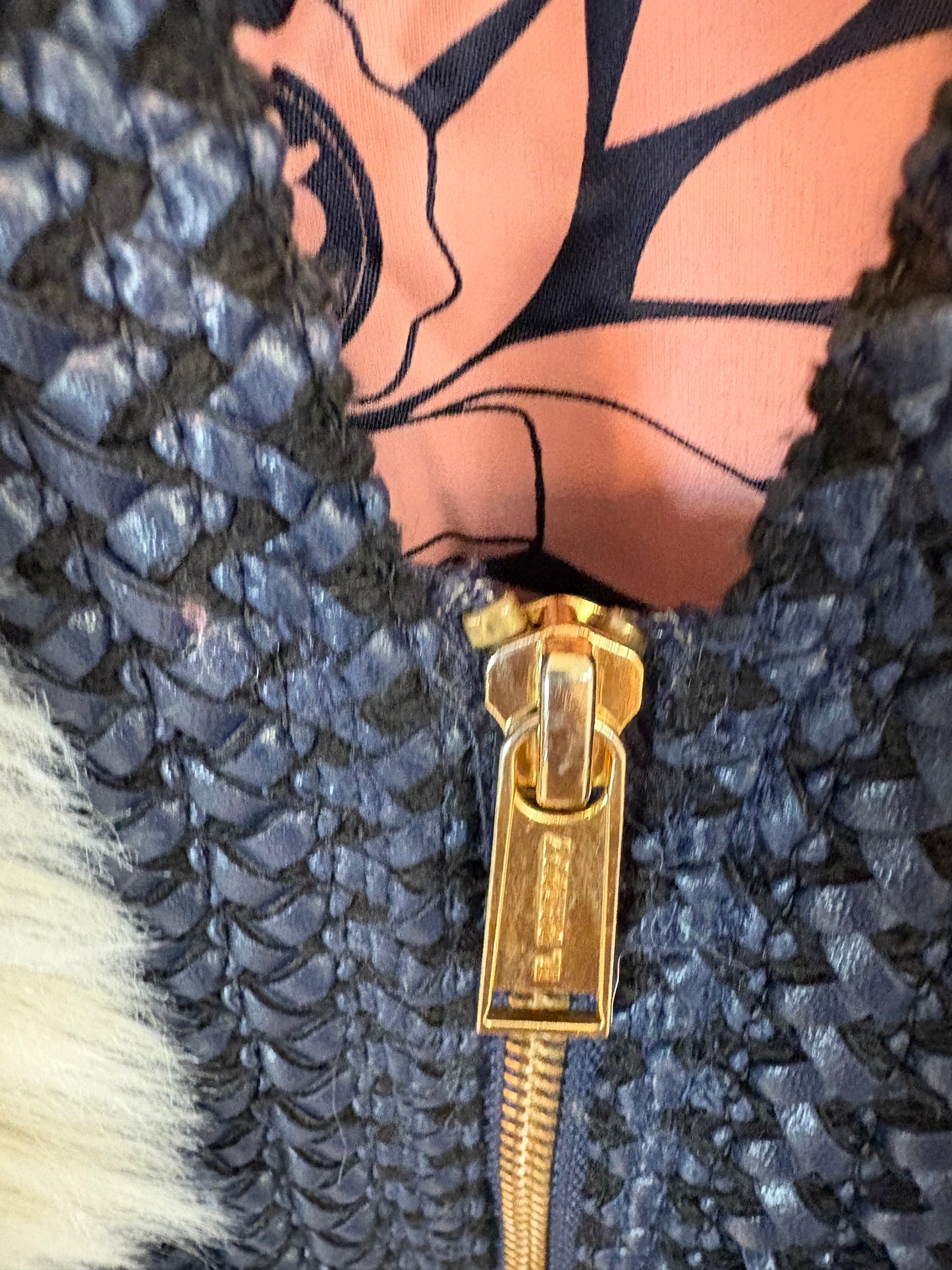 HIGHLY PRETTY. Abrigo pelo detalles T.s