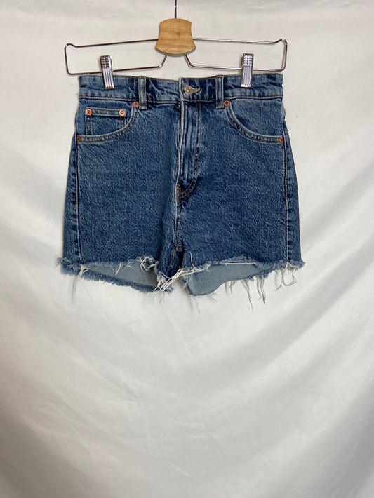 ZARA. Short vaquero deshilachado T.34