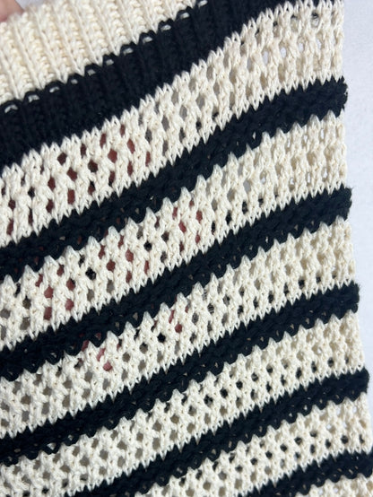 ZARA. Pantalón crochet beige y negro. T M