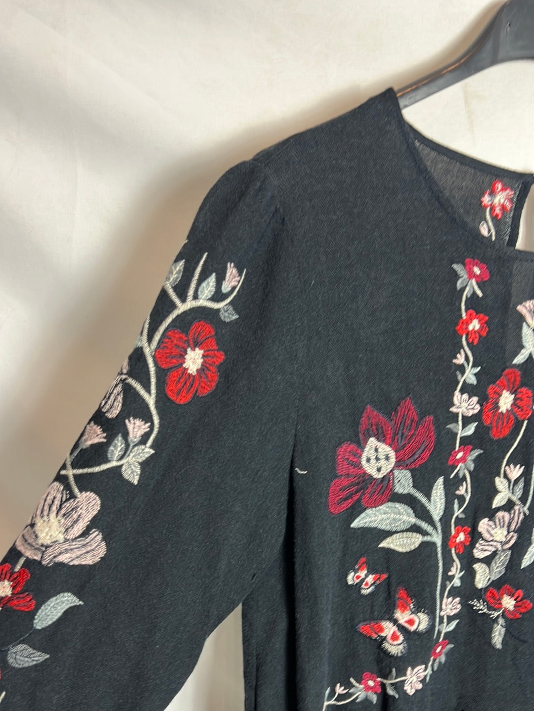 ZARA. Asymmetrical embroidered dress. TM