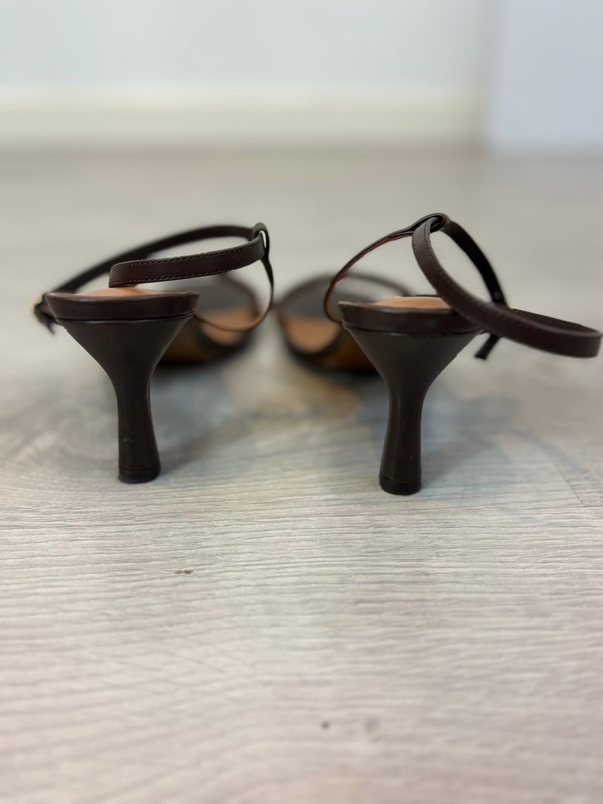 MAJE. Sandalias de piel con tiras. T 39