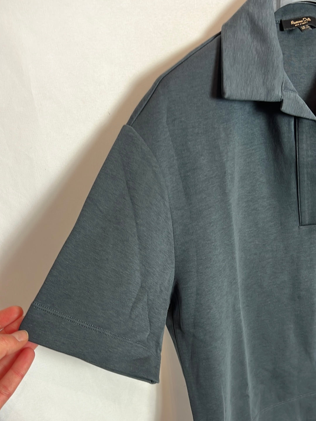 MASSIMO DUTTI. Dark blue polo-style top. Size XS