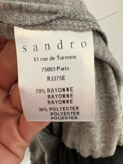 SANDRO. Vestido doble textura detalle joya