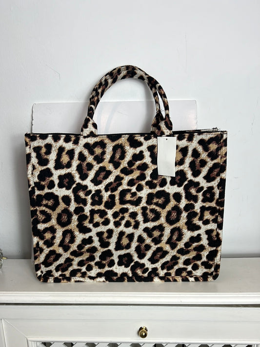 H&M. Bolso tote rígido animal print