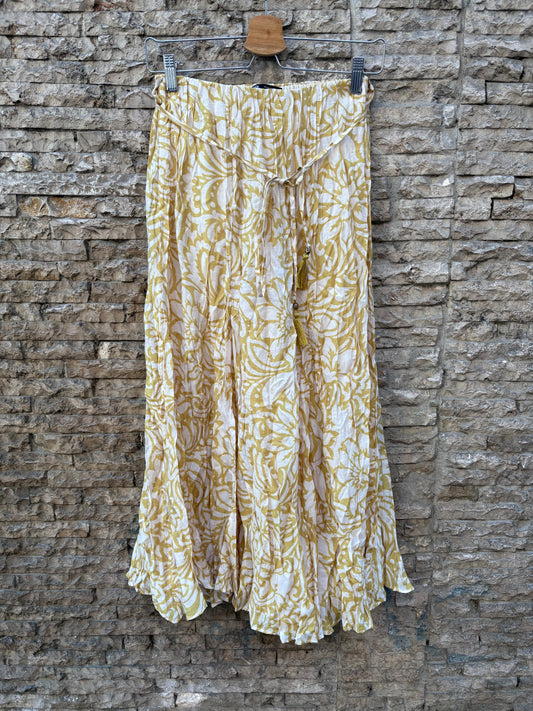 ZARA. Mustard printed skirt T.xs