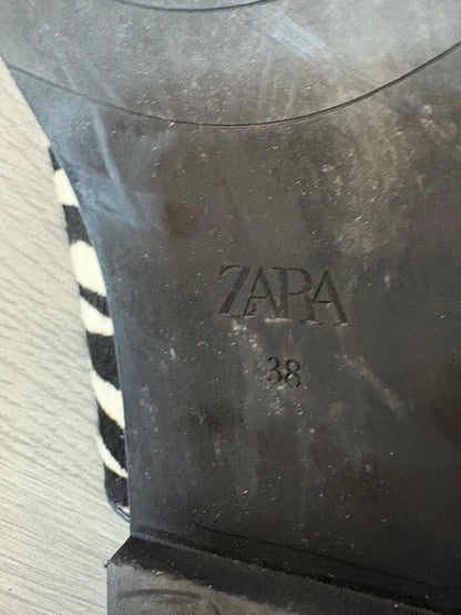 ZARA. Mules animal print textura. T 38