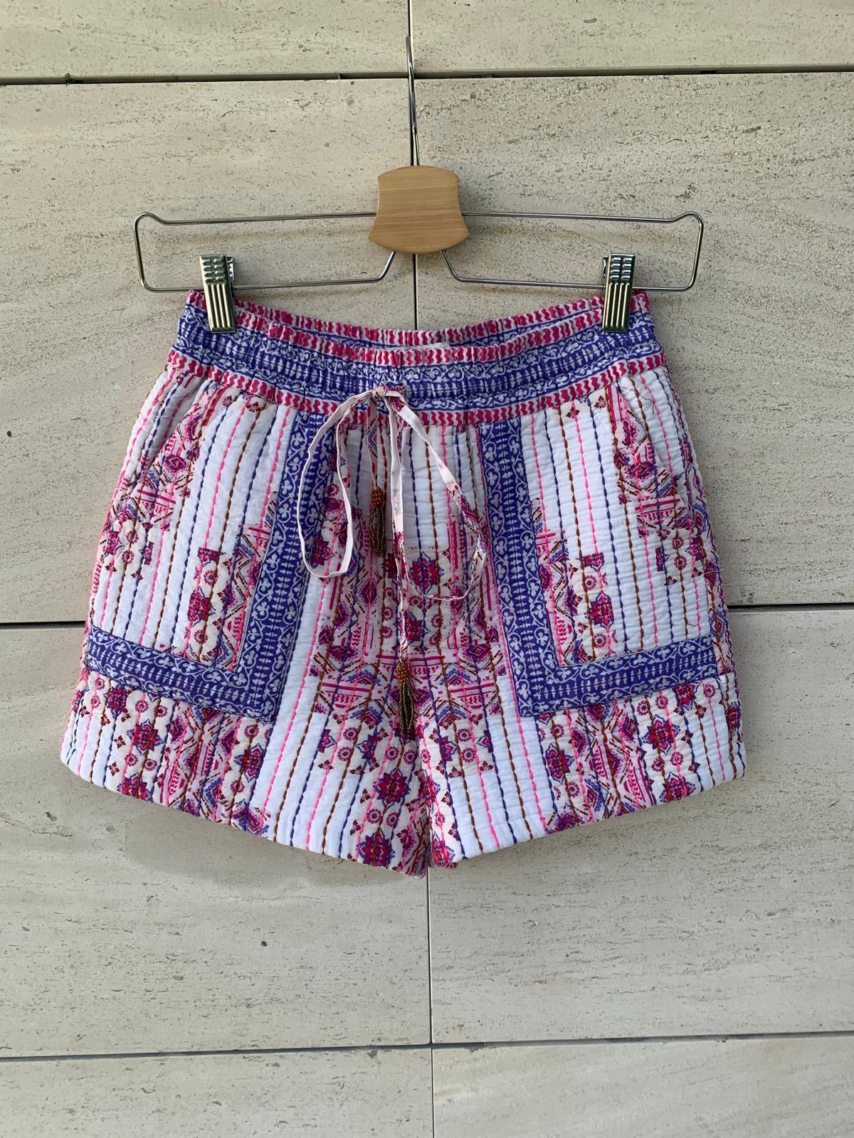 ZARA. Conjunto textura colores y bordados