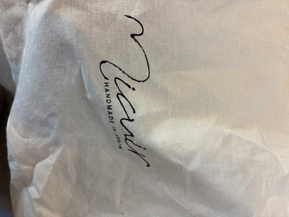 MICUIR. Bolso modelo Dinsum burdeos