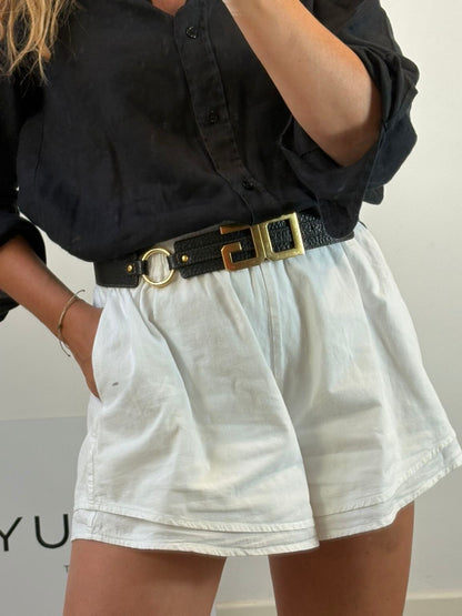 D&G. Cinturón negro piel hebilla dorada