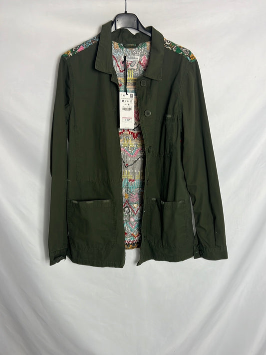 ZARA. Chaqueta verde espada bordados. T M