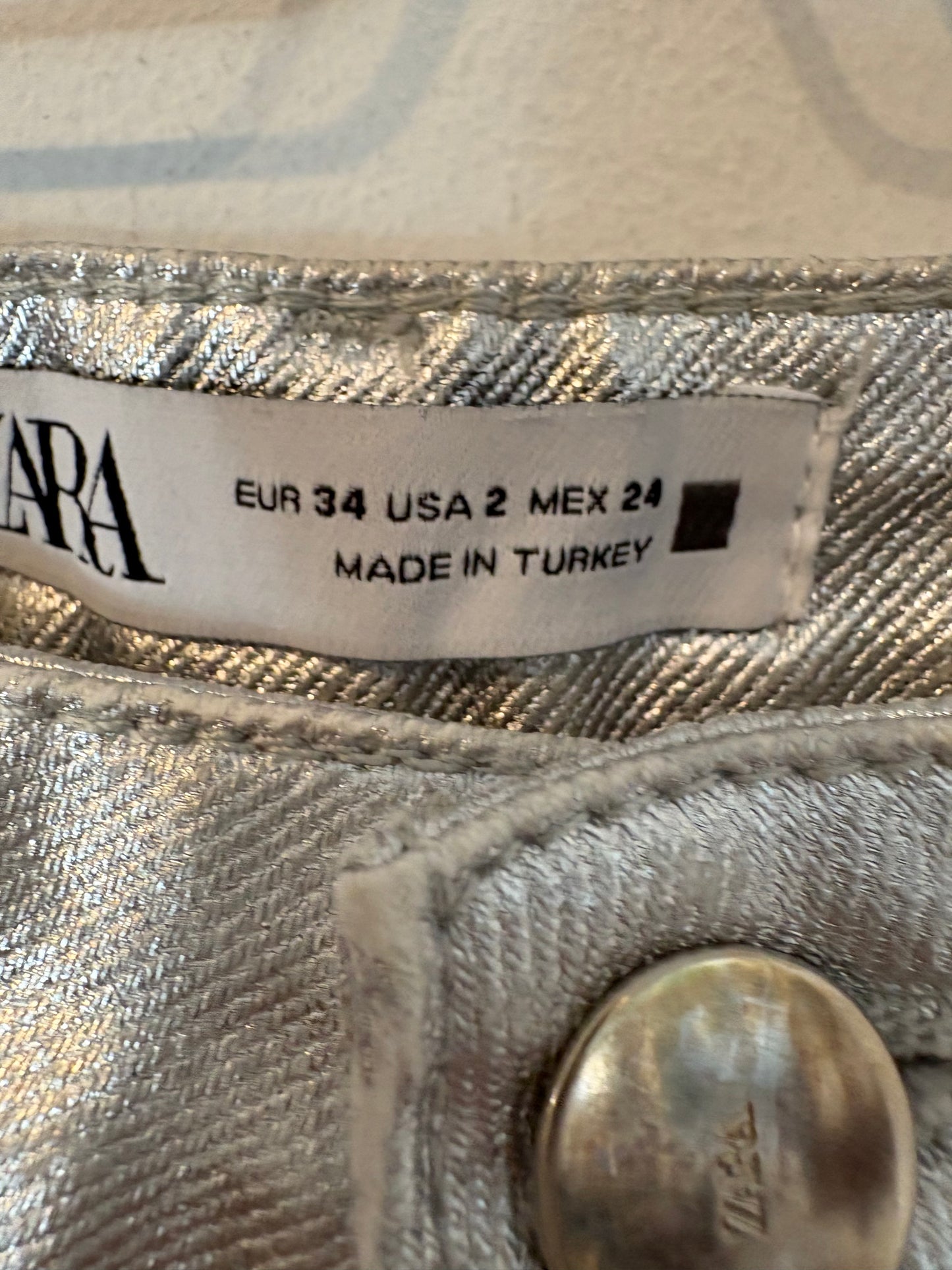 ZARA. Denim recto plateado