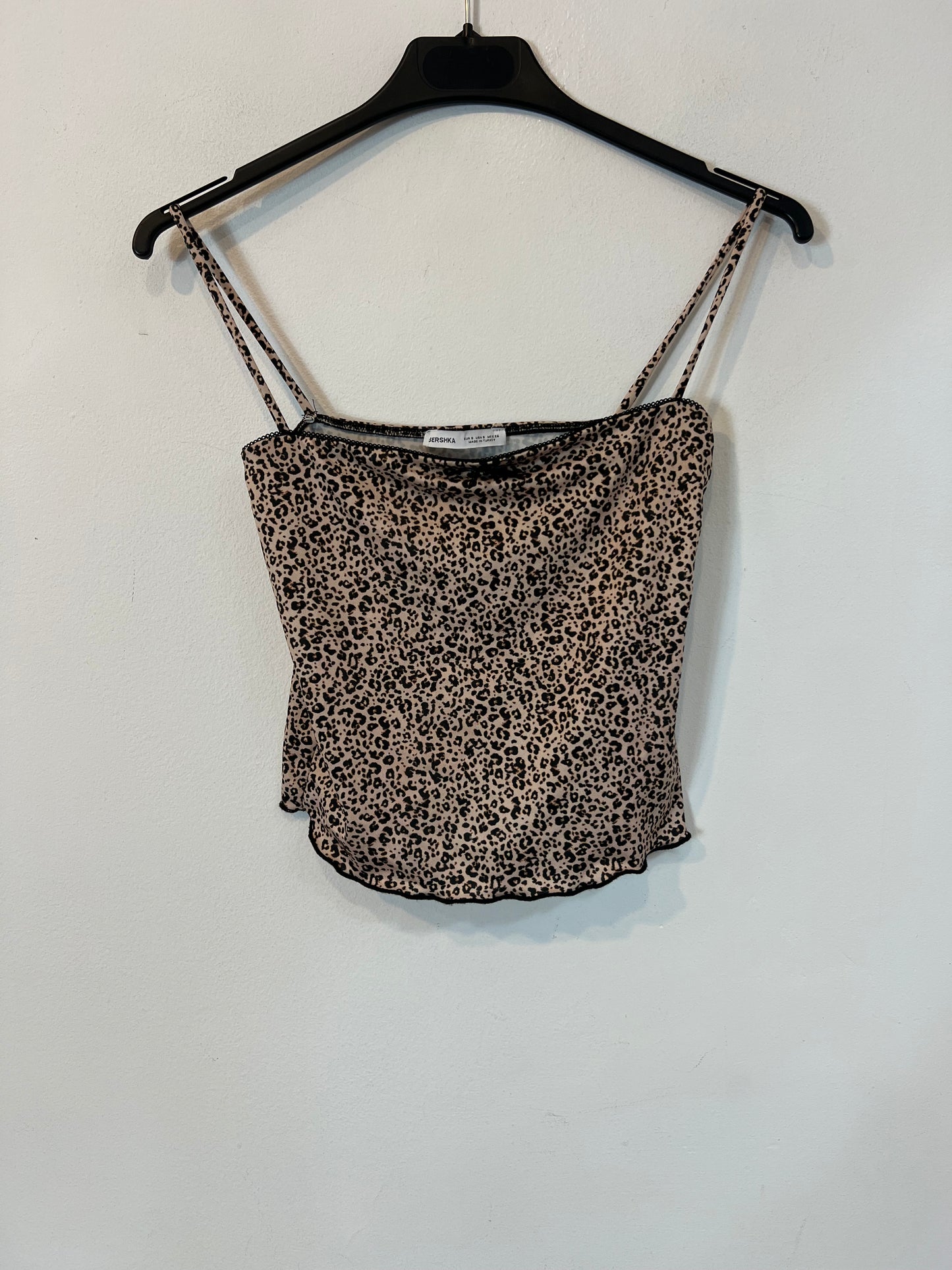 BERSHKA. Top animal print T.s