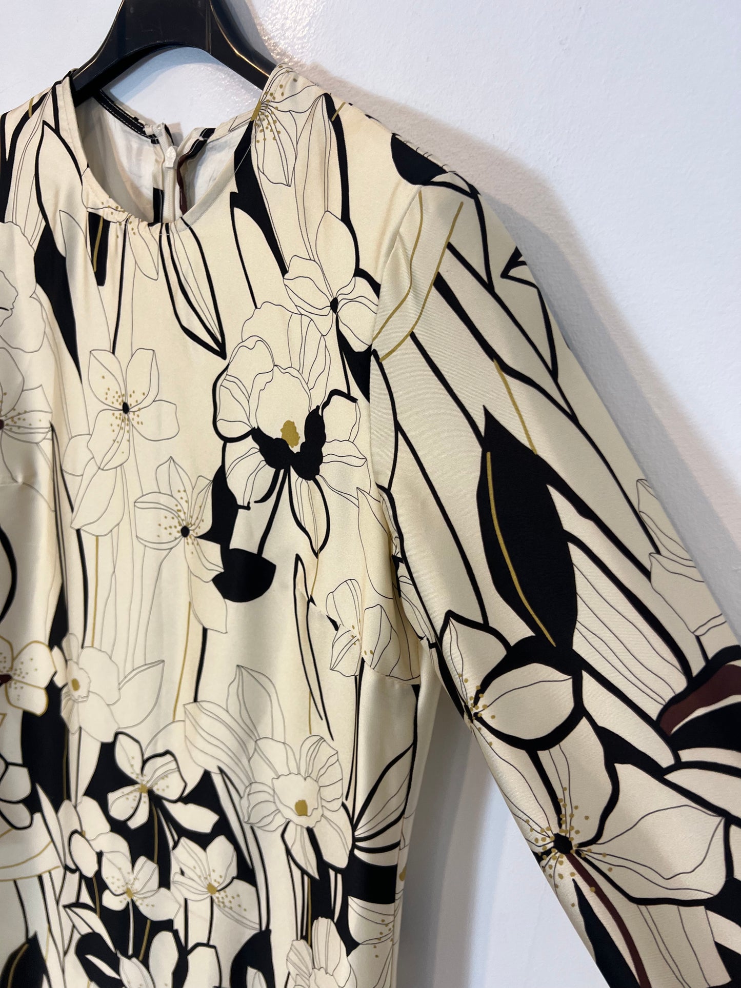 MIRTO. Vestido largo estampado hombreras. T 36