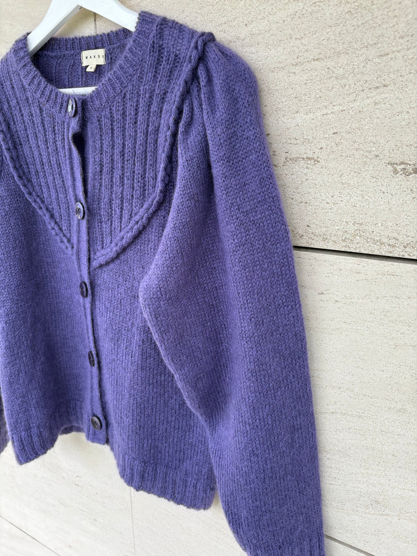 MAKSU. Cárdigan de punto lana mohair
