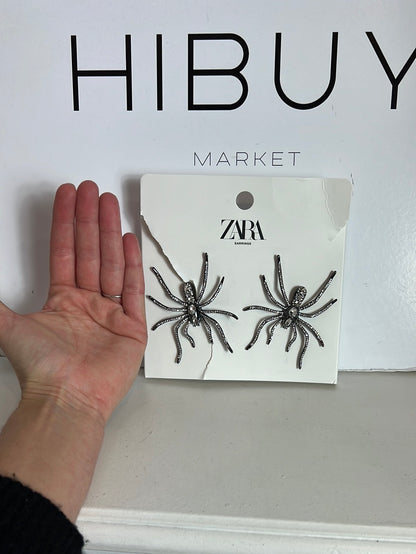 ZARA. Pendientes maxi  araña