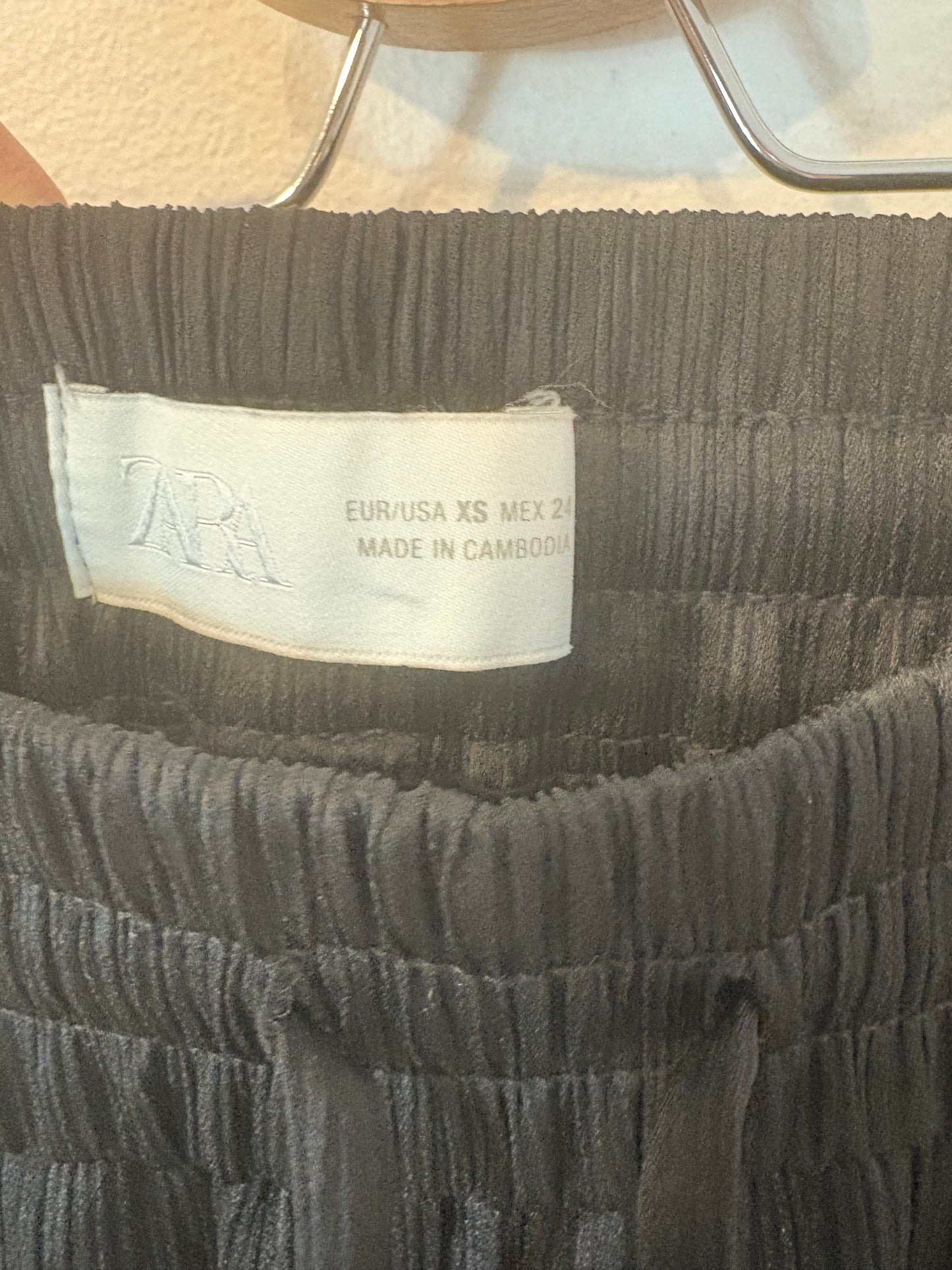 ZARA. Total look negro fluido