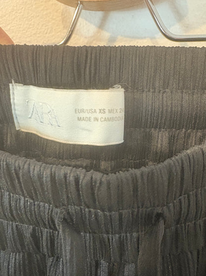 ZARA. Total look negro fluido