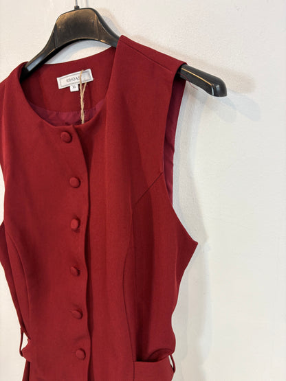 Chaleco burdeos abotonado