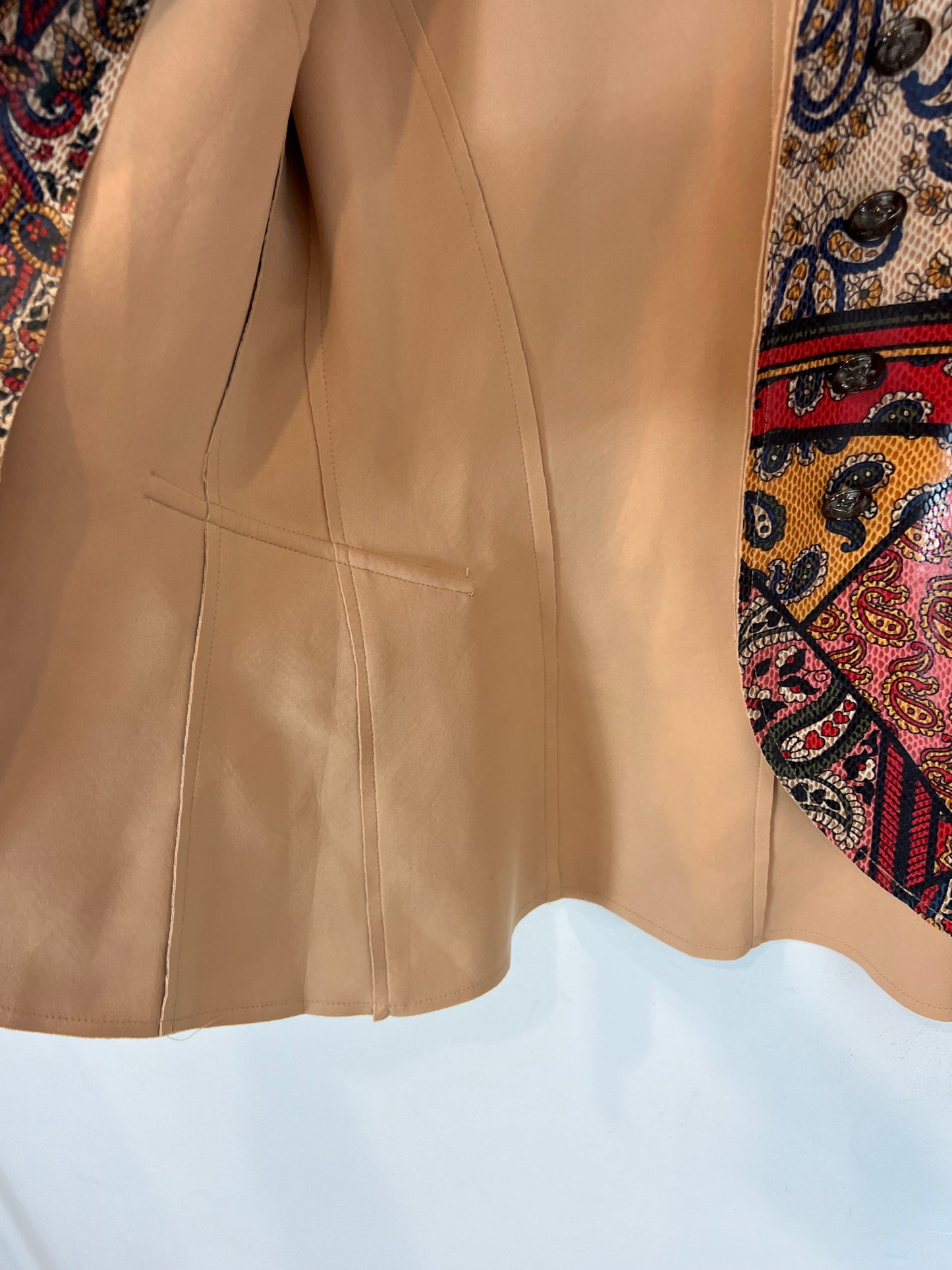 VAMIIA. Chaqueta estampada T.l