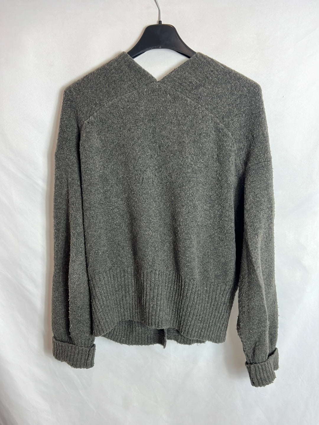 H&amp;M. Green buttoned knit jacket. TS