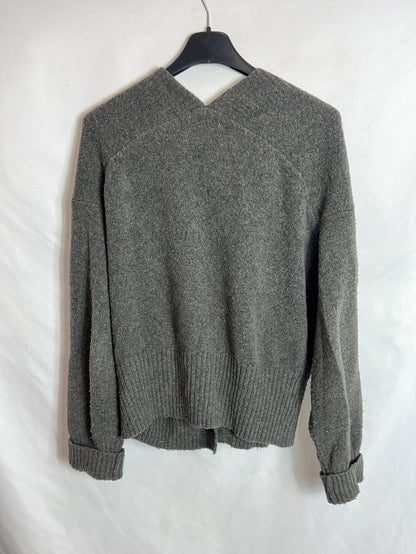 H&amp;M. Green buttoned knit jacket. TS