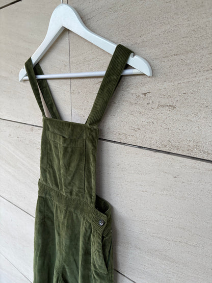 MARIA DE LA ORDEN. Mono verde pana ligera